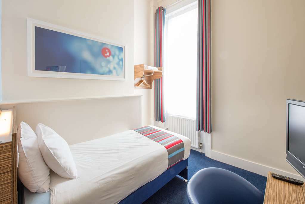 Premier Inn Worthing Seafront 客房 照片